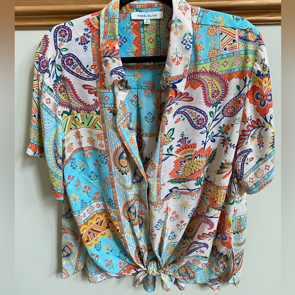 Lightweight colorful print top.